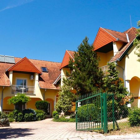 Wagner Panzio Hotel Cserszegtomaj Buitenkant foto