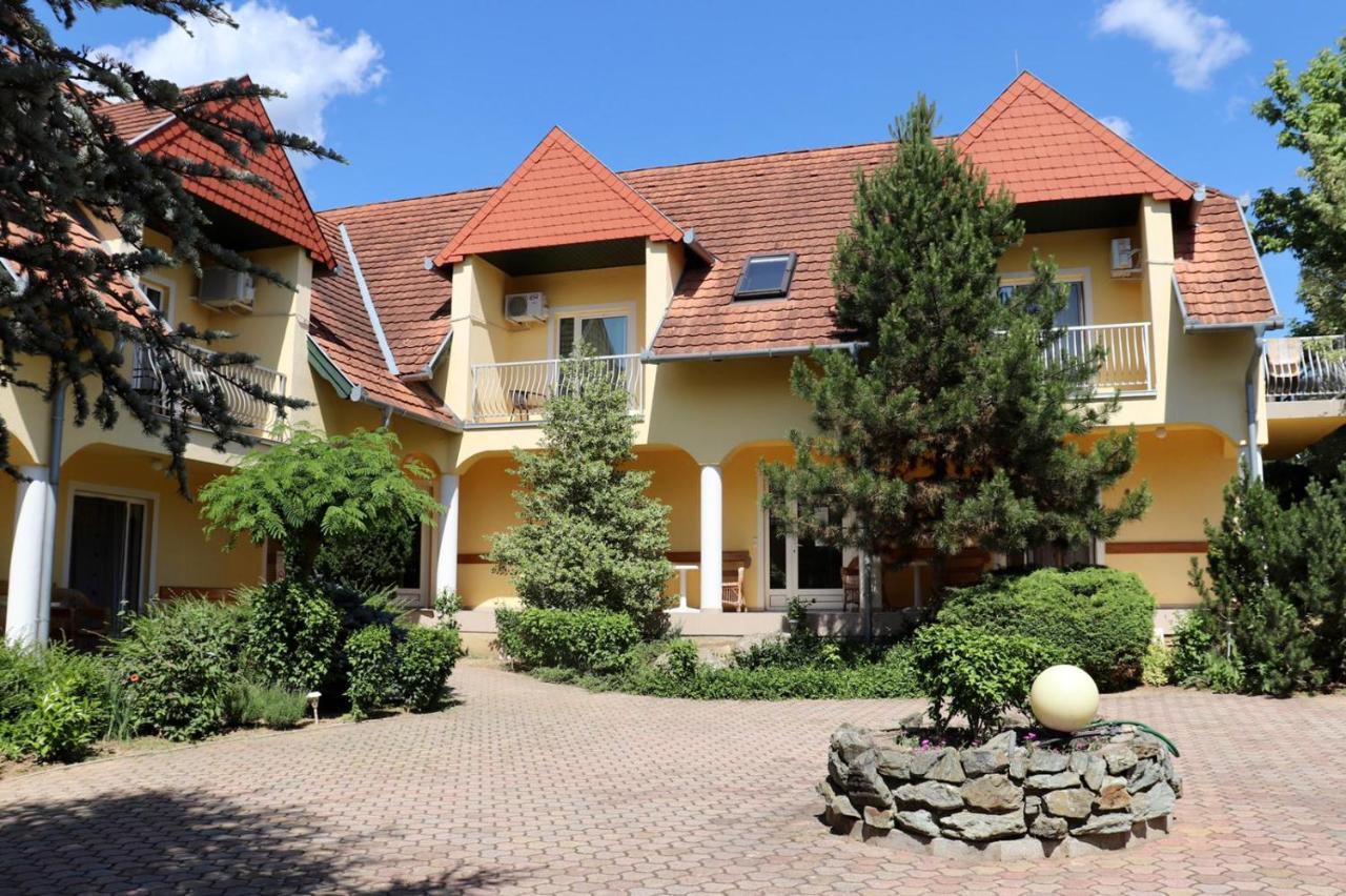 Wagner Panzio Hotel Cserszegtomaj Buitenkant foto