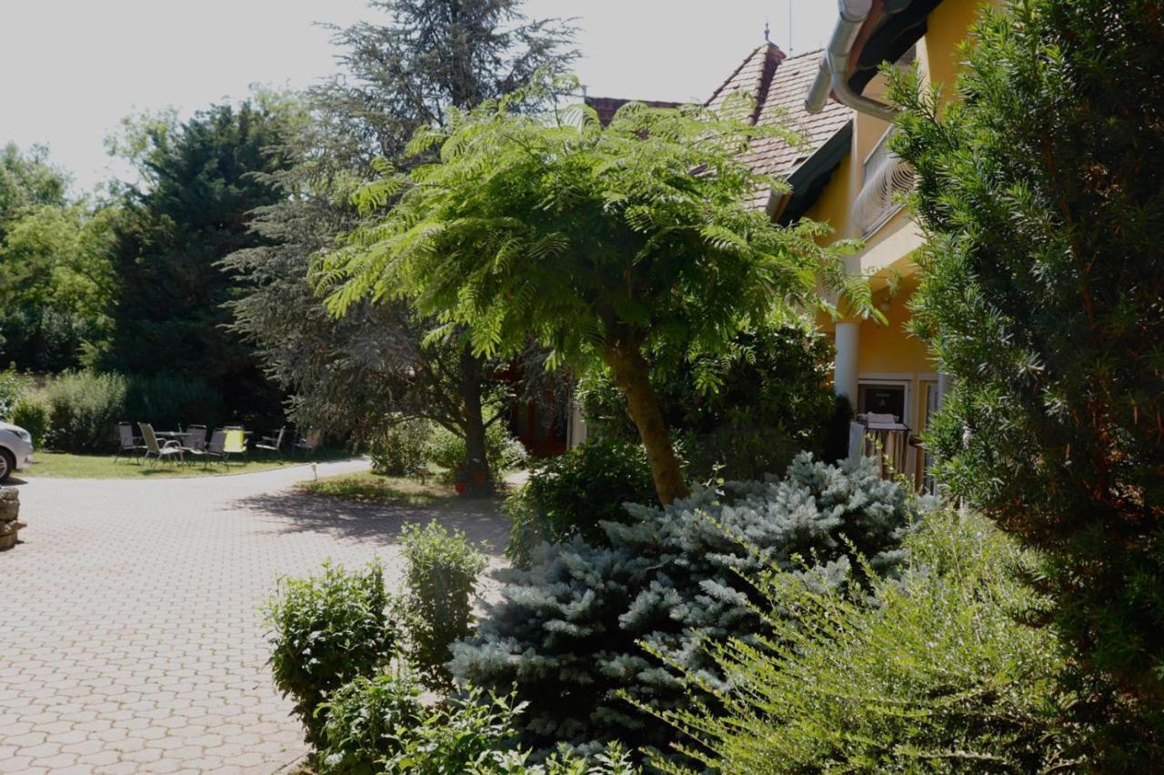 Wagner Panzio Hotel Cserszegtomaj Buitenkant foto