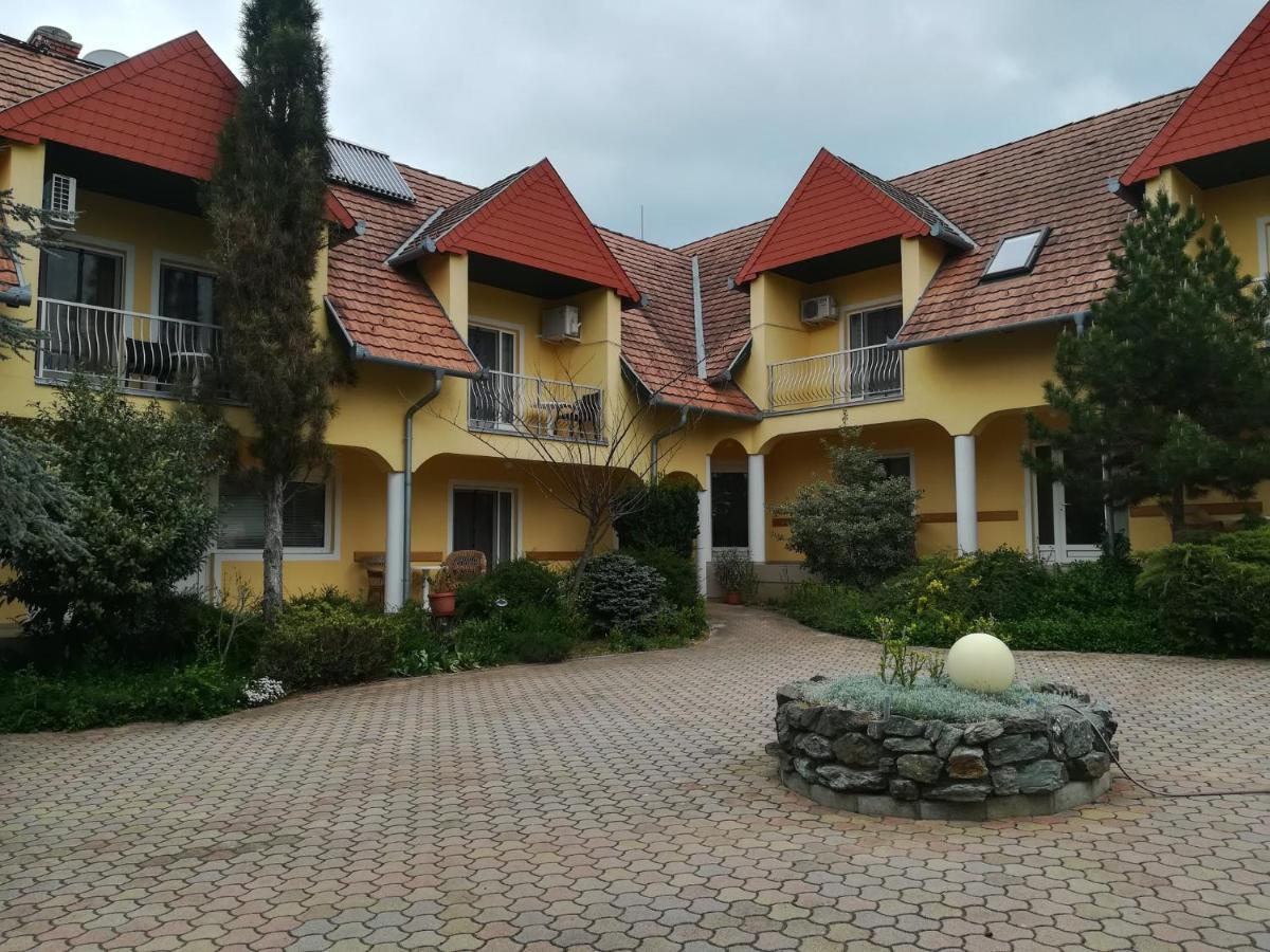 Wagner Panzio Hotel Cserszegtomaj Buitenkant foto