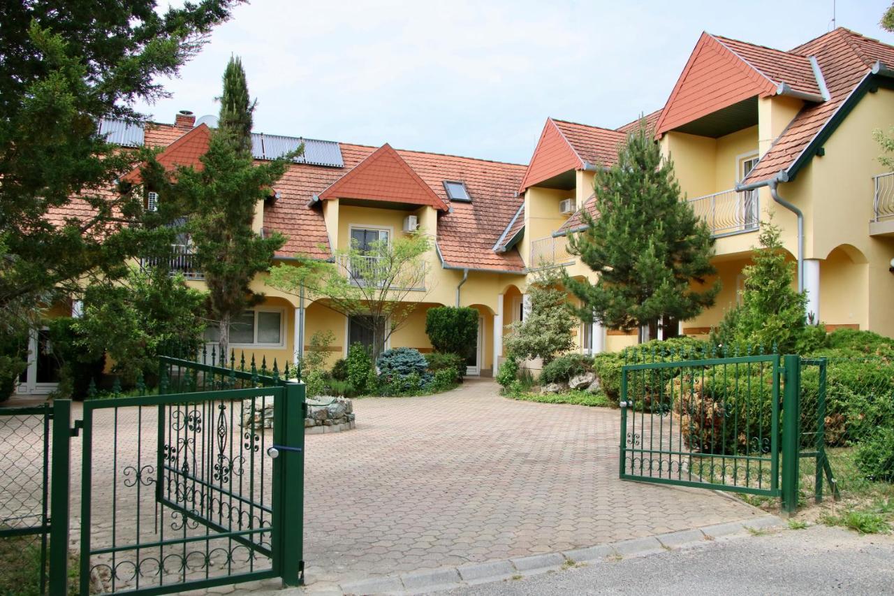Wagner Panzio Hotel Cserszegtomaj Buitenkant foto